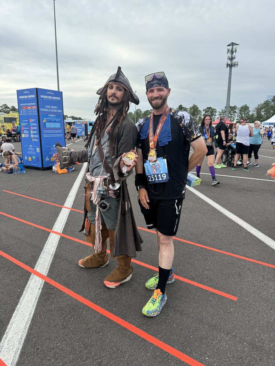 Happy to say I met the legend himself, Jogging Jack! I was a little star struck. 🤩  #RunDisney