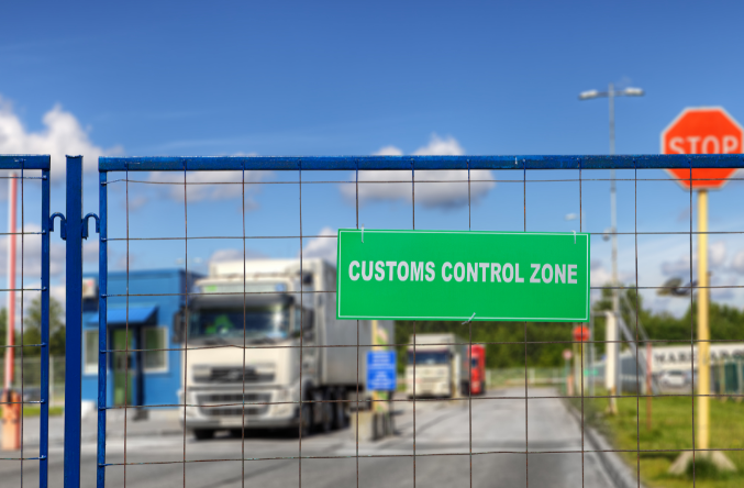 The designation of new Border Control Posts ahead of Tuesday's incoming checks on SPS #imports hasn't fully eased tensions in Dover. Find out more about concerns surrounding Sevington, as well as the full list of approved BCPs, below 👇 ow.ly/Nkxz50RoZx1