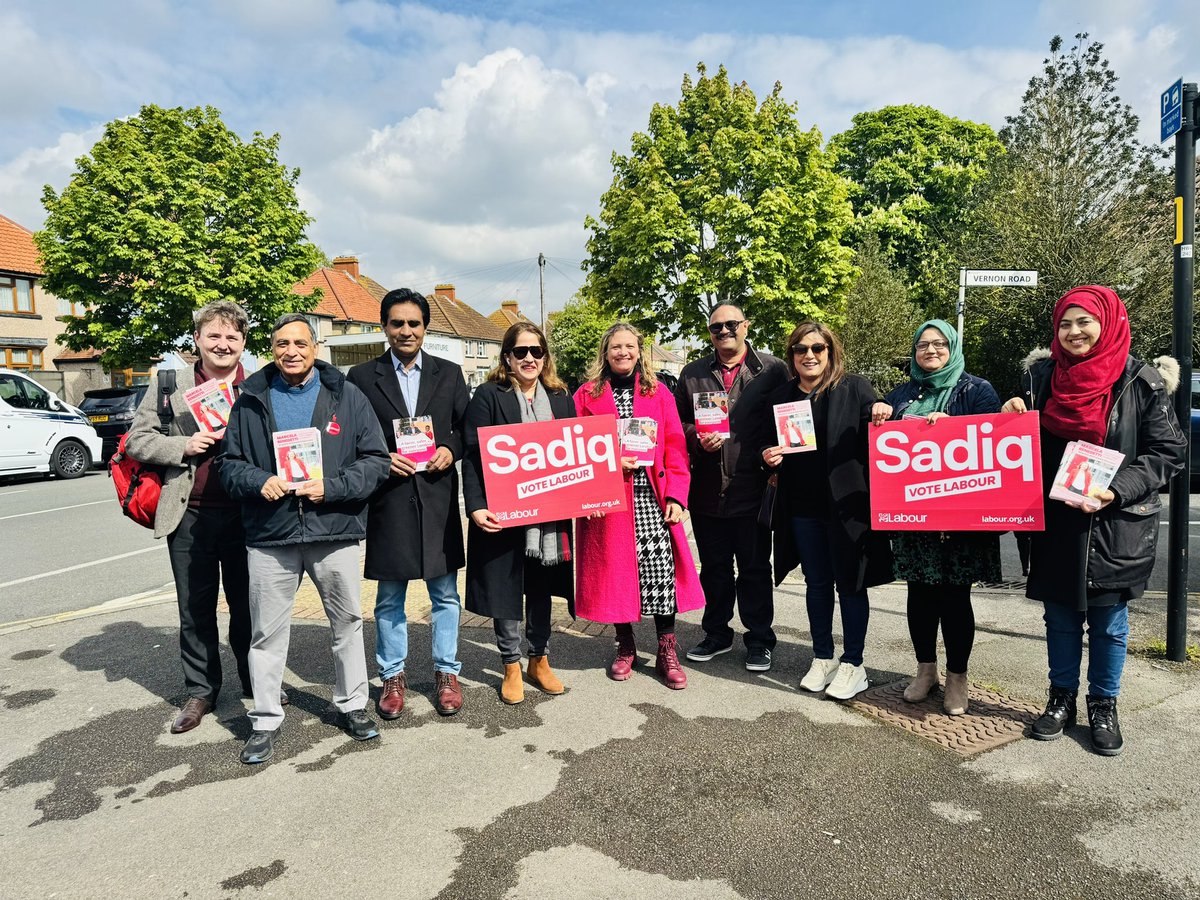 Busy canvassing in Feltham West for Mayoral and GLA elections with our lovely Candidate @MarcelaBenede10 Lots of Support from residents. #Labour doorstep# Support Labour. @Cllrsamiach @SadiqKhan @LondonLabour @TedWallMacc @Shansview @SeemaMalhotra1 @MadeehaAsim1 @CllrAlanMitch