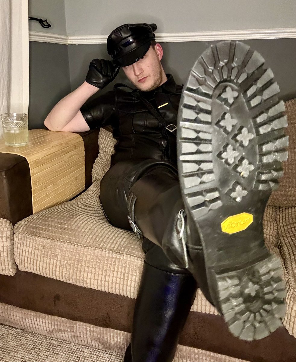 You can try and escape on tax day but it’s never going to happen. My greed and the chance to stuff my superior boots is all that consumes your thoughts. Give in and $END 🤑 #findom #leather #cashmaster #paypig #finsub #walletdrain #whalesub #leatherMaster #cashDom @PromoRTpig…