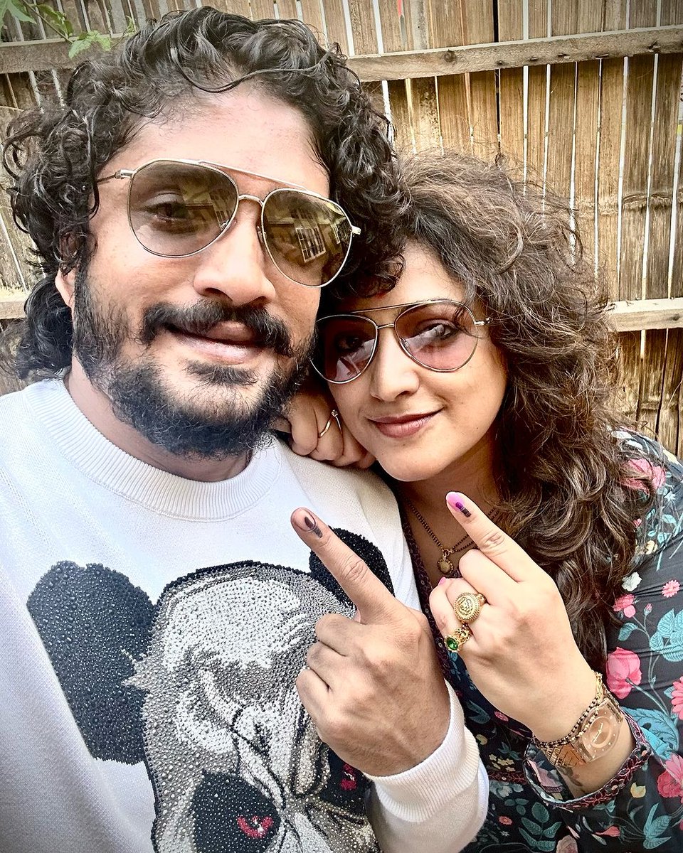 ಲೋಕಸಭೆ ಚುನಾವಣೆ 2024:  ಸಿಂಹಪ್ರಿಯಾ ಜೋಡಿ ಮತದಾನ  

#VasishtaSimha #Haripriya #LokSabhaElections2024 #Elections2024 #YourVoteYourDuty