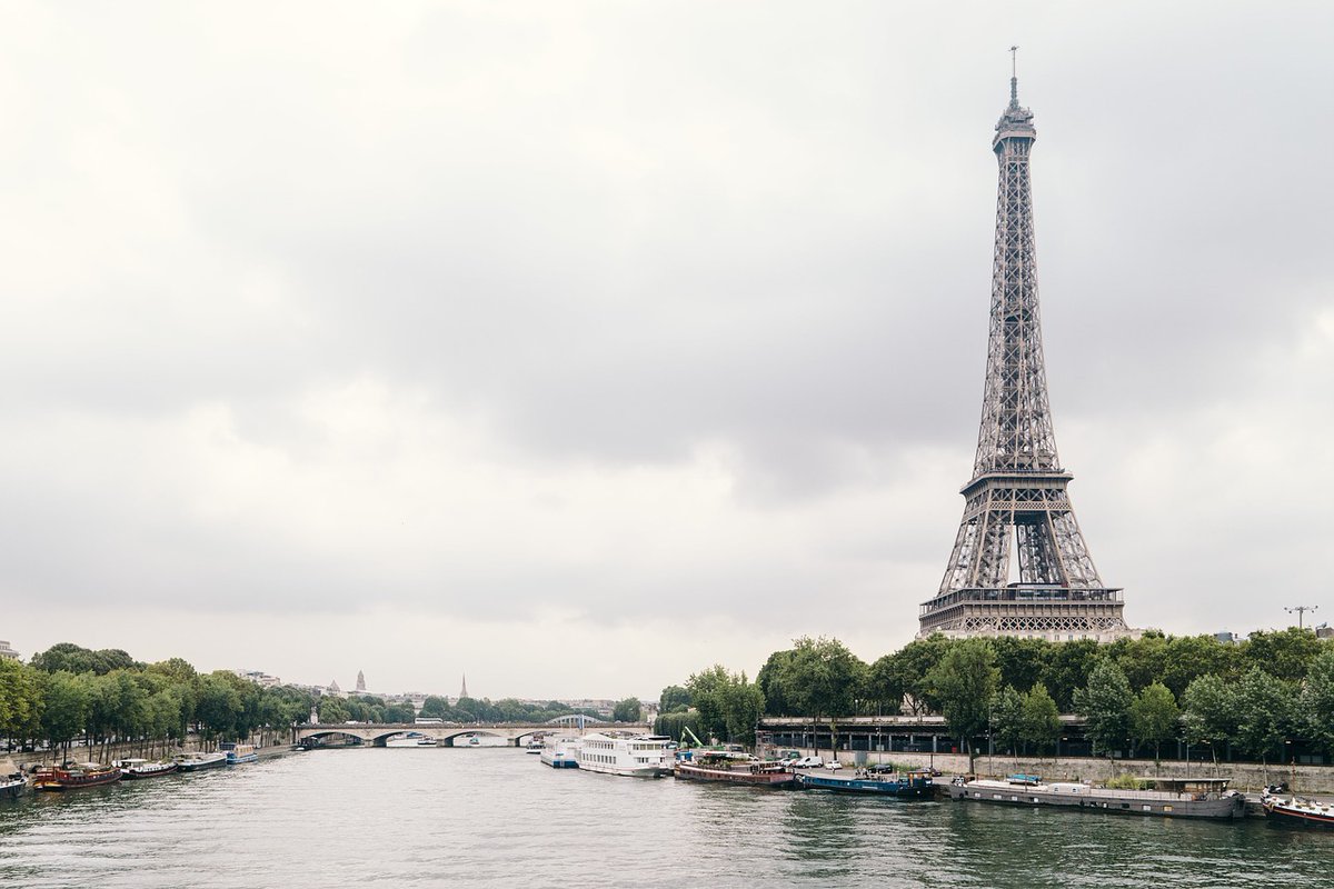 🗼✨ Planning a trip to the City of Lights? Here are some absolute must-dos in Paris!✨

Things to do in Paris: cheapfaremart.com/blog/best-thin…

#travel #thingstodo #paris #flightstoparis #cheapflights #cheapfaremart