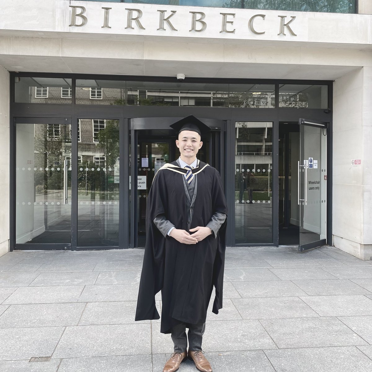 Birkbeck, University of London MSc Sport Management and the Business of Football を無事に修了いたしました。

英語で勉強することの難しさや生活への対応など苦しんだ部分はありましたが、それ以上にフットボールに対する新たな知見や情熱が増した気がします。

これからも頑張っていきます！！