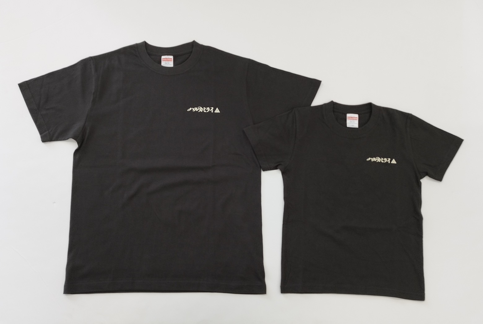 【新品未使用Mサイズ】ハルカミライ 新ロゴT スミクロTシャツ 商品詳細ページ | ハルカミライ OFFICIAL SHOP | ロゴ Tee(2023