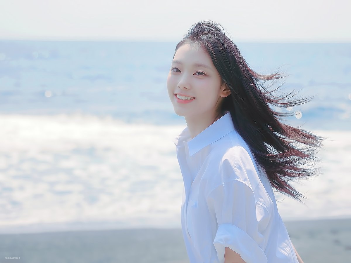 pastry922's tweet photo. Bubble Gum 컨셉포토 보정🐱🌊
https://t.co/1B2BYKU33I
https://t.co/tIW9daT5Ah 

#NewJeans #뉴진스 #HAERIN #해린 https://t.co/6VpUPQRnk4