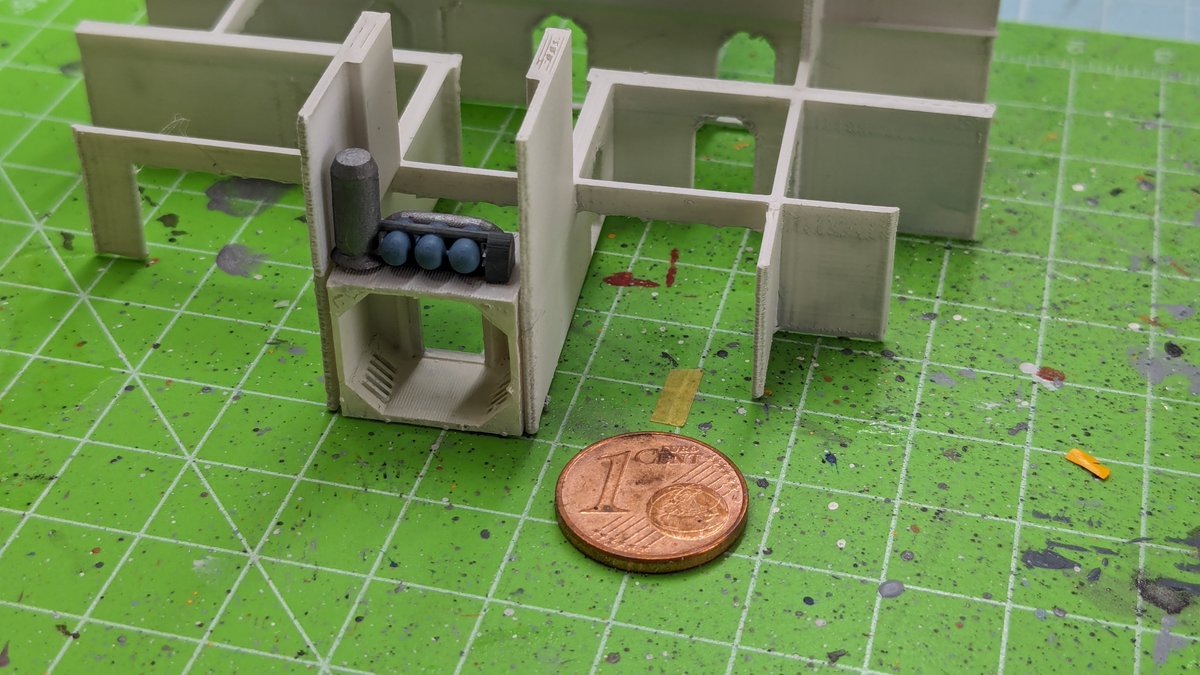 Installing the air lock

#scalemodels #3DPrinting #WhatIf #PerryRhodan #scifi
