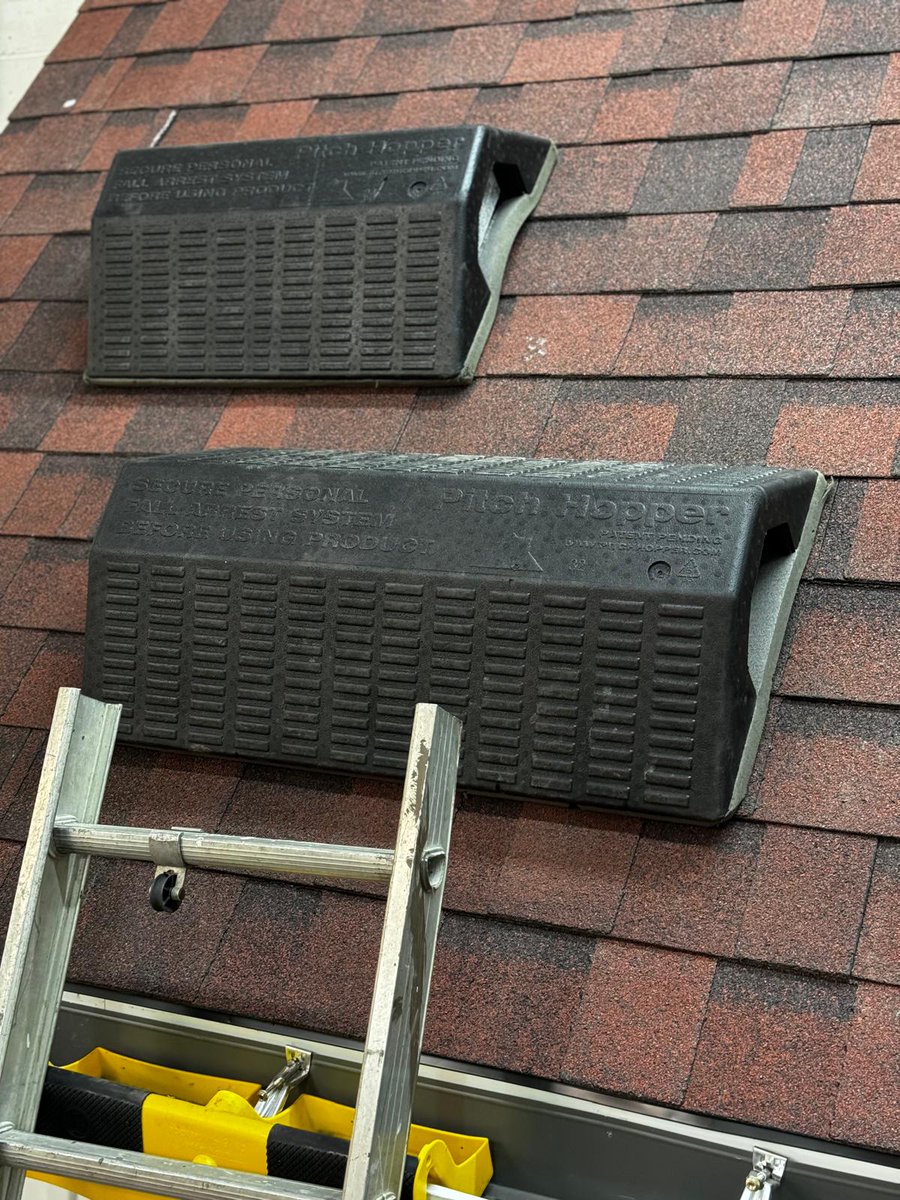 The Roofer Store tweet media