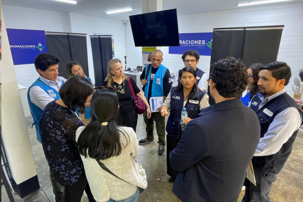 UNHCR, along with its partner @encuentros_sjm and @StatePRM, visited the CAREMI of SJL, where mental health services, legal counseling, and social protection are provided. Thanks to the support of 🇺🇸, ACNUR and its partners continue to work for the refugee population in Peru!