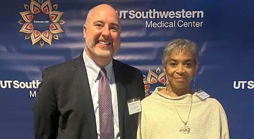 At #UTSW's annual transplant reunion gathering, the bond of the gift of life unites everyone, leaving no room for strangers. See how organ donors, recipients, and their loved ones celebrate the gift of life in a momentous event. bit.ly/4aEOK4d #paitentcare #utswmed