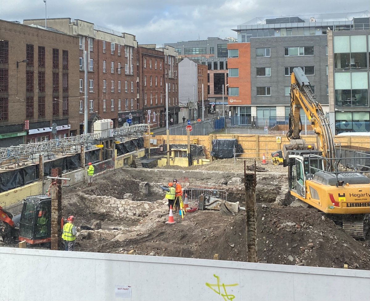 We may have needlessly lost the handsome Twilfit House at the corner of Middle Abbey Street and Jervis Street for yet another incoming hotel development, but a silver lining is the exciting archaeological dig currently taking place on the footprint of the 1920s factory 🧵