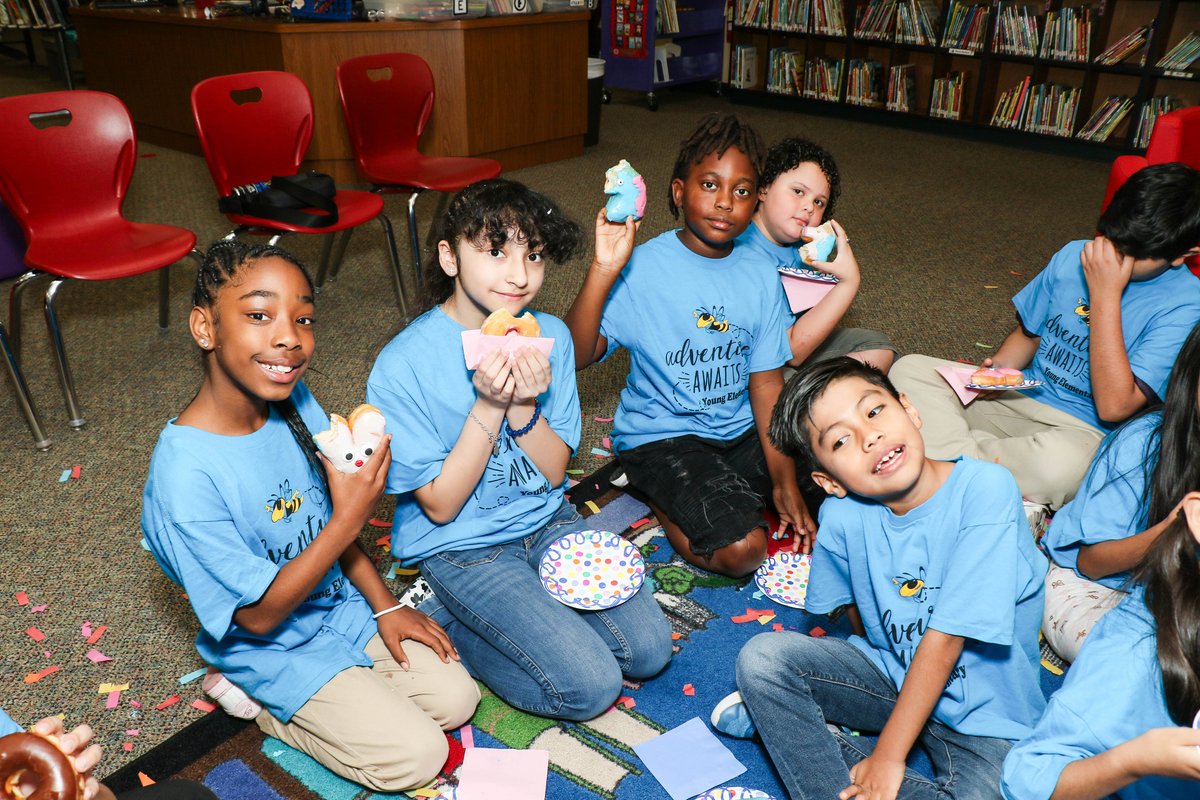 Young Elementary's Student Council was nationally recognized by ASCA and NAESP for their outstanding achievements and contributions to their school and our community. Way to go! 💙🌟 #PISDproud #YoungElementary