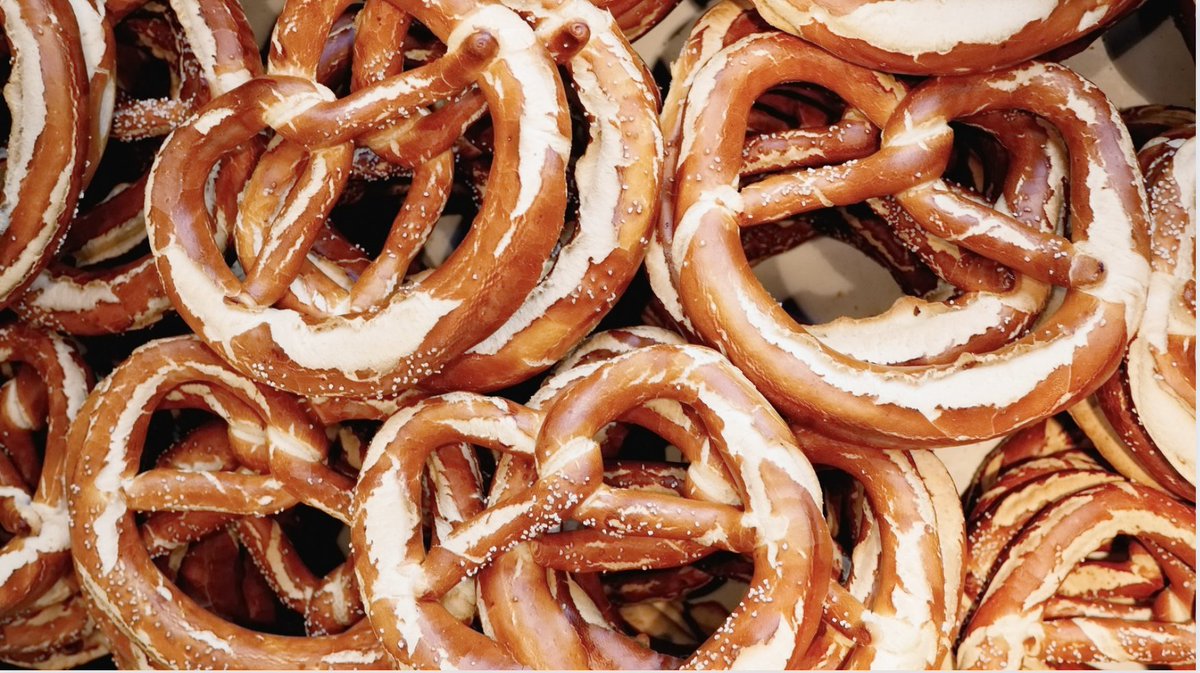 It's #NationalPretzelDay! 🥨
We love them!