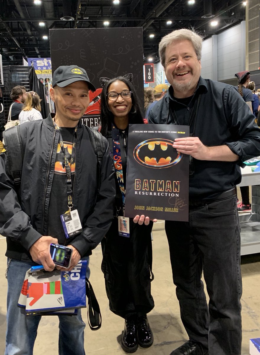 We are underway at @C2E2 — and I’ve just given away the first BATMAN: RESURRECTION poster at table 2 of the Writers Block. Drop by for novels, comics, and conversation! (Batman: Resurrection releases on Oct. 15!)