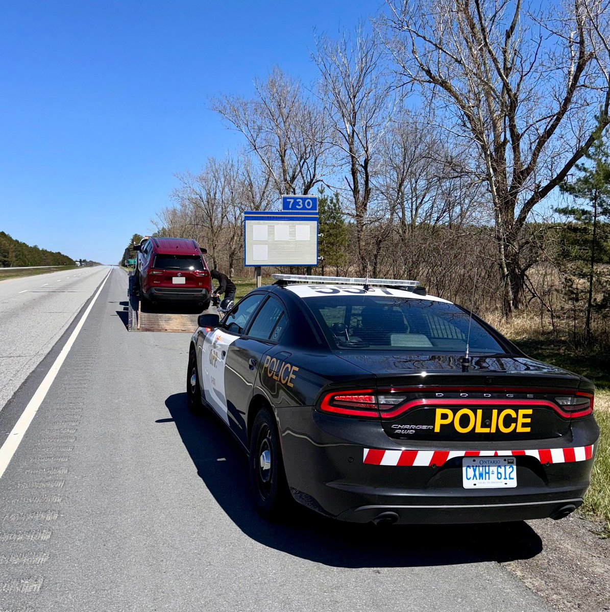 Proactive speed enforcement by #GrenvilleOPP resulted in this driver having their vehicle impounded and licence suspended for #StuntDriving - 157 km/h on #Hwy401 in @twpec.
Speeds like this are dangerous and put other road users at risk - #SlowDown because #SpeedKills. ^dh