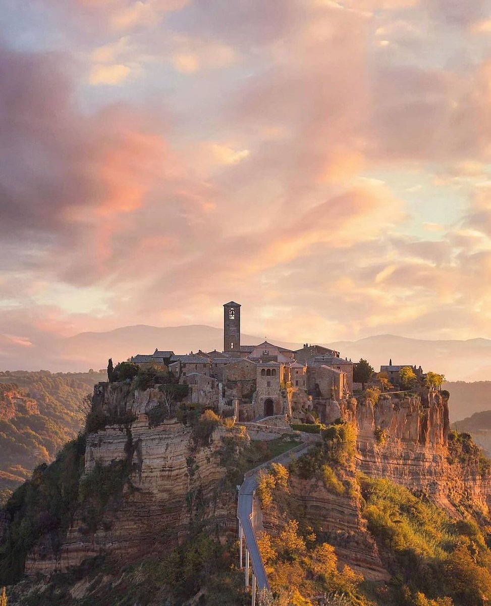 Civita di Bagnoregio

📸 @gabrylux

#tuscia #viterbo #volgoitalia #whatitalyis #howitalyfeels