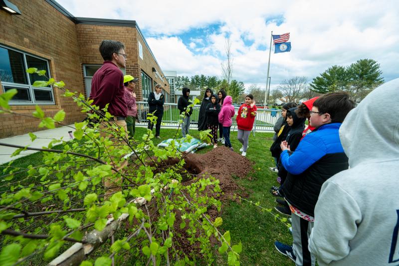 Students at Annandale Terrace Elementary School are planting trees for a big Arbor Day celebration today, April 26 🌳 The ceremony is part of a grant program to support tree preservation and planting. Learn more: bit.ly/3w8sBwb