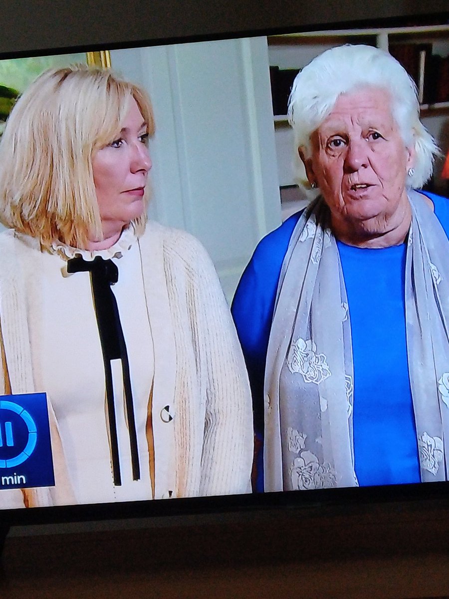 I thought they were fabulous hosts and to call 'furniture' now lights 🙄🙄🙄🙄 they were looking for faults, period! 

Jo and Pat were so lovely and respectful 🙏 

#fourinabed