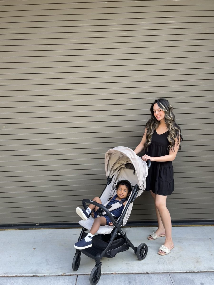 inglesinausa's tweet image. 🌸🦙Spring strolls in style &amp;amp; total comfort with the new Quid stroller Alpaca Beige.💡Tip: Unzip &amp;amp; extend the hood for a greater protection from the sun.
Photo: @ashleyotovo / IG
-
#BabyWellness #Inglesina #QuidStroller #TravelStroller #BabyEssentials
