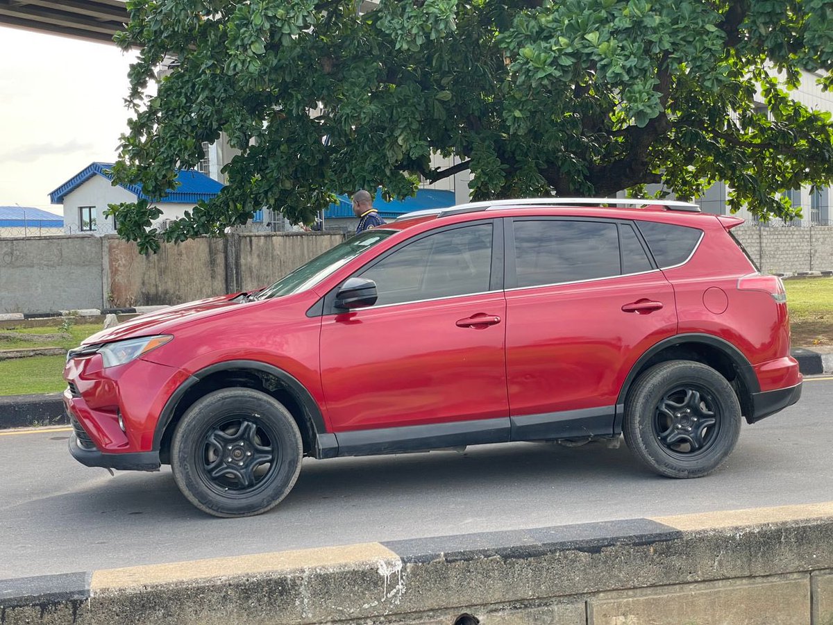 Available 
Clean 2016 Toyota RAV4 
Registered 

PRICE: 13.7 million