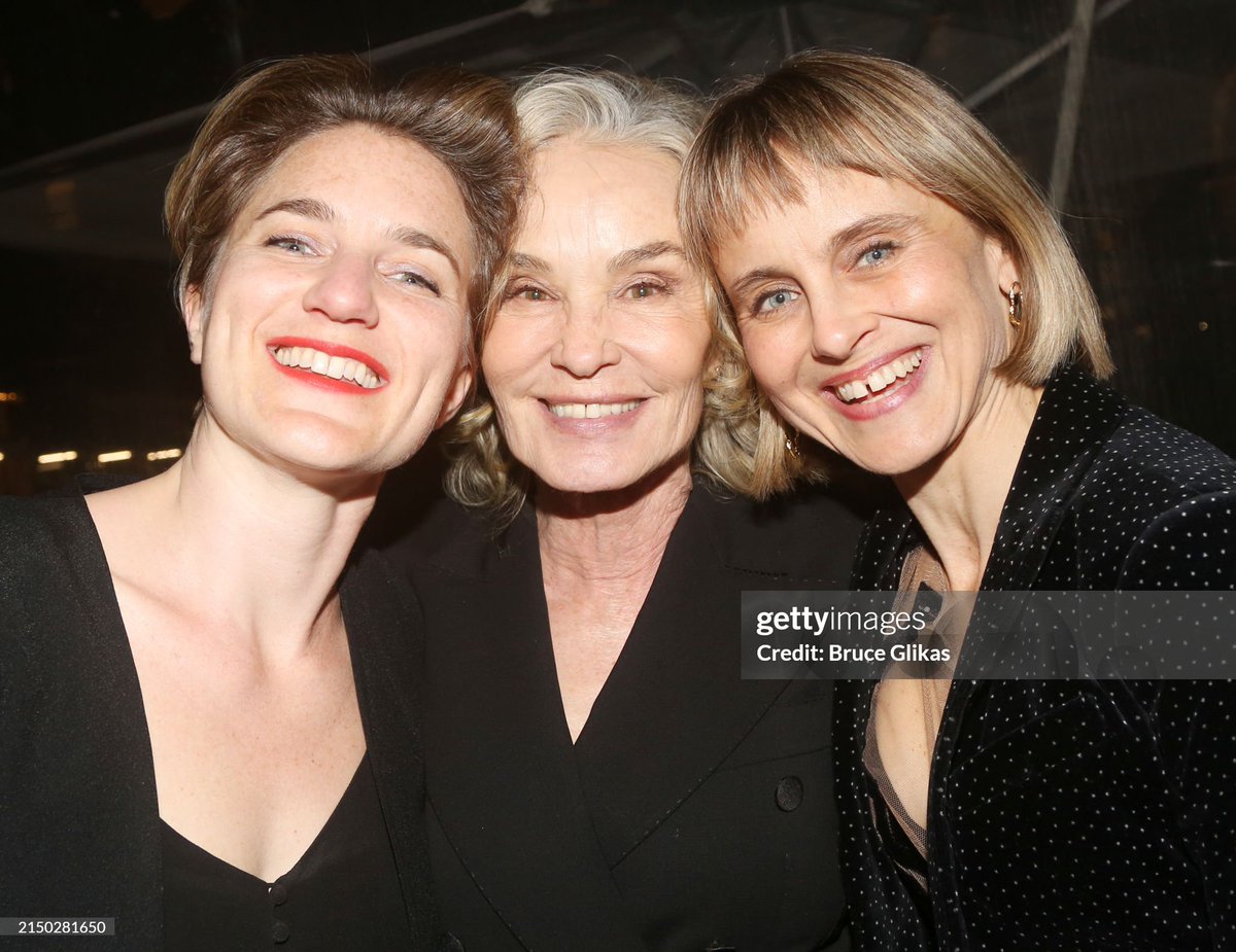 Jessica Lange with her daughters Shura and Hannah at the opening night after party for Motherplay. 💜