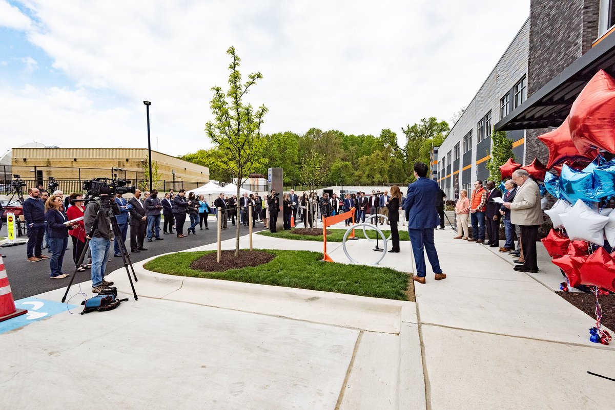 This morning we cut the ribbon at Hughes's new high-tech manufacturing facility at @montgomerycoll's PIC MC! It's partnerships like these that launch us into the future. Onward to more growth and learning in Montgomery County's advanced tech sector!