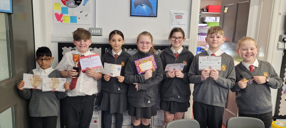 LeighCEPrimary's tweet image. Congratulations to our Celebration Assembly certificate winners this week in the Dolphins 🐬 ⭐️  And we are back to winning form as we won the Attendance Award 🏆 Well done to everyone for another great week 😊
#creatingabetterfuture