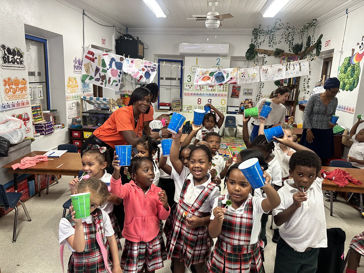 It's always a fun day with Chipper. Sugarapple Preschool had a blast learning of ways to preserve paradise. 
#PreservingParadise #VIWMA #usvirginislands