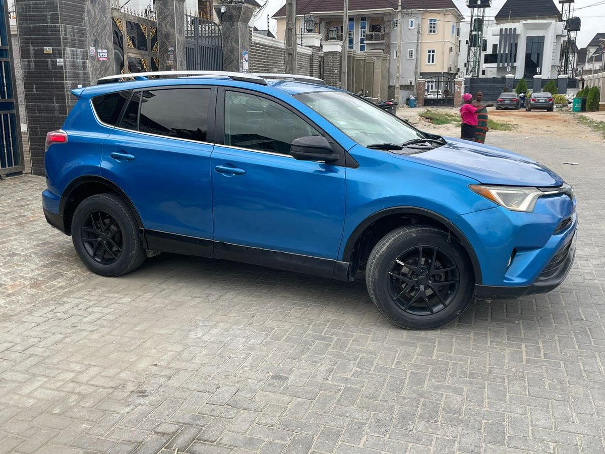 Available 
Clean 2017 Toyota RAV4 
Registered 

PRICE: 13.8 million