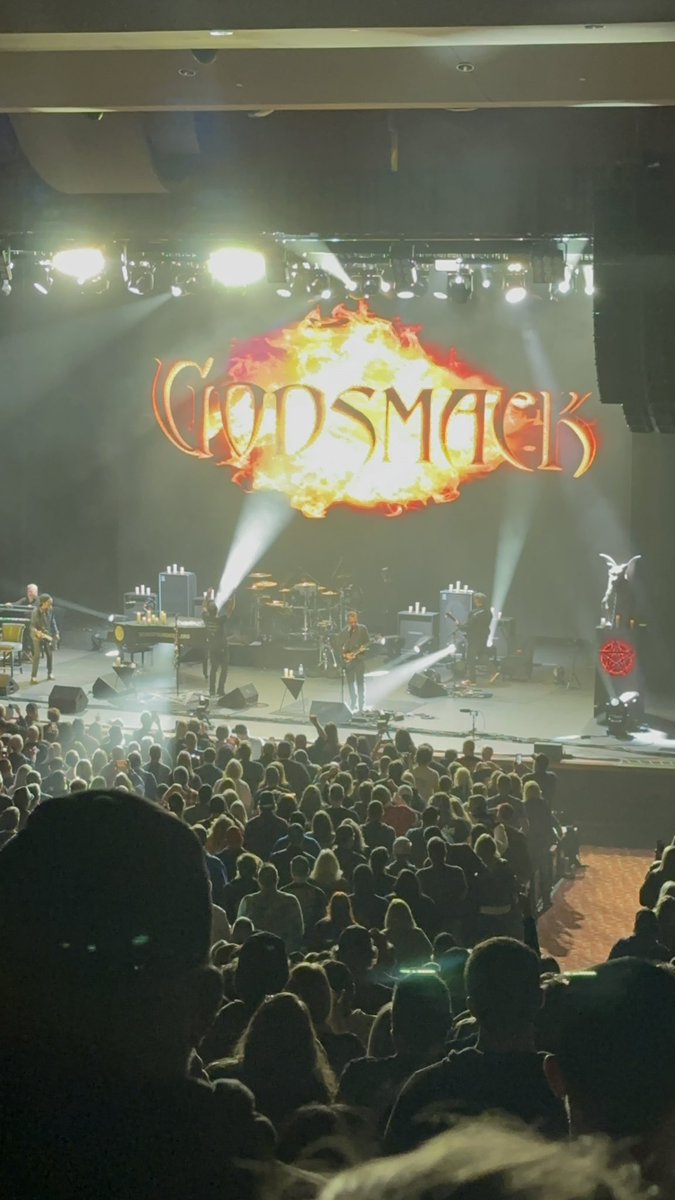 Behind on my concert posts. @godsmack was amazing last week, absolutely loved the #VibezTour