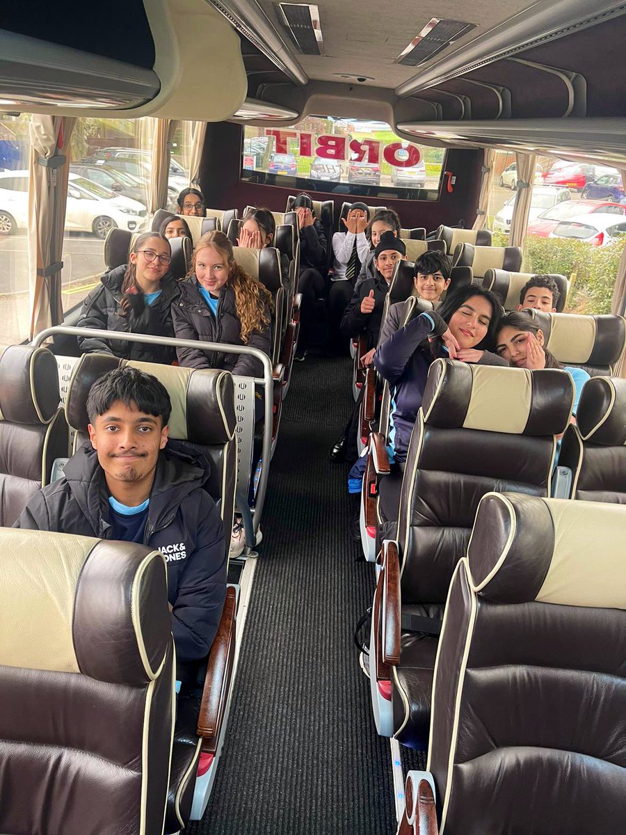 A huge thank you goes to Miss Hutchinson for organising such a brilliant trip to the Curve Theatre this week to see the production of Blood Brothers. Students had rave reviews of yesterday’s performance! @ManorHighSchool @OakMATrust