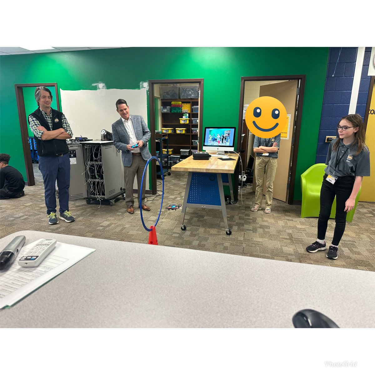 ColpoAmanda's tweet photo. Yesterday, Evie had the opportunity to lead a tour of Pathways Program at Kammerer Middle School to Dr. Polio and some of his lead ship team. She even got him to fly a drone! @JCPSSuper @JCPSExploreEA @JCPSCoS @KammererMiddle @explorekammerer https://t.co/8yivTx9Vkw