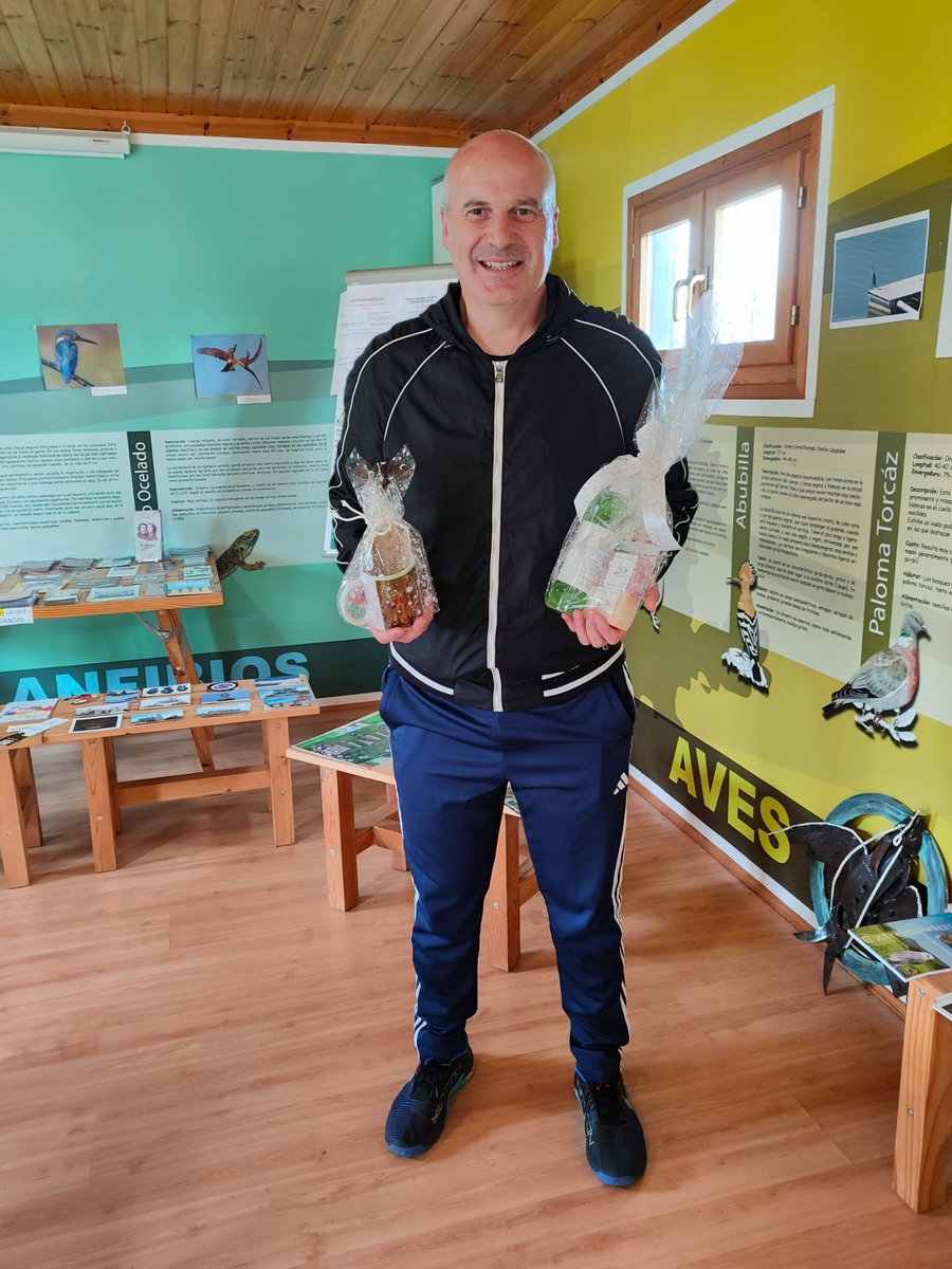 Jose Barrero Sánchez y Jose Maria Curado Gonzalez han pasado a recoger los premios del II Concurso de Fotografía 'Alange destino Orquídeas', ambos patrocinados por el Balneario de Alange ¡¡Gracias!! Y que disfrutéis de ellos.