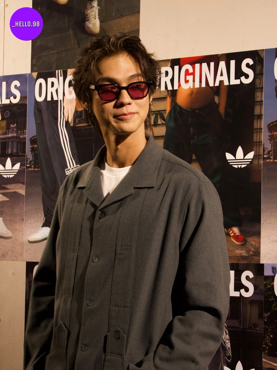 Hello98_th's tweet image. [Clip] “ ไบร์ท วชิรวิชญ์” ร่วมเปิดอาดิดาส แบรนด์เซ็นเตอร์/
ปลื้มคนชอบหนังฯกระแสดี/ ประทับใจแฟนๆคอนเสิร์ตเดี่ยวที่ญี่ปุ่น

📌: youtu.be/tH7Xz1ORI-U?si…

adidas x Bright 
#adidasSiamParagonxBRIGHT 
#adidasThailand 
#OriginalBlockPartyTH 
#bbrightvc