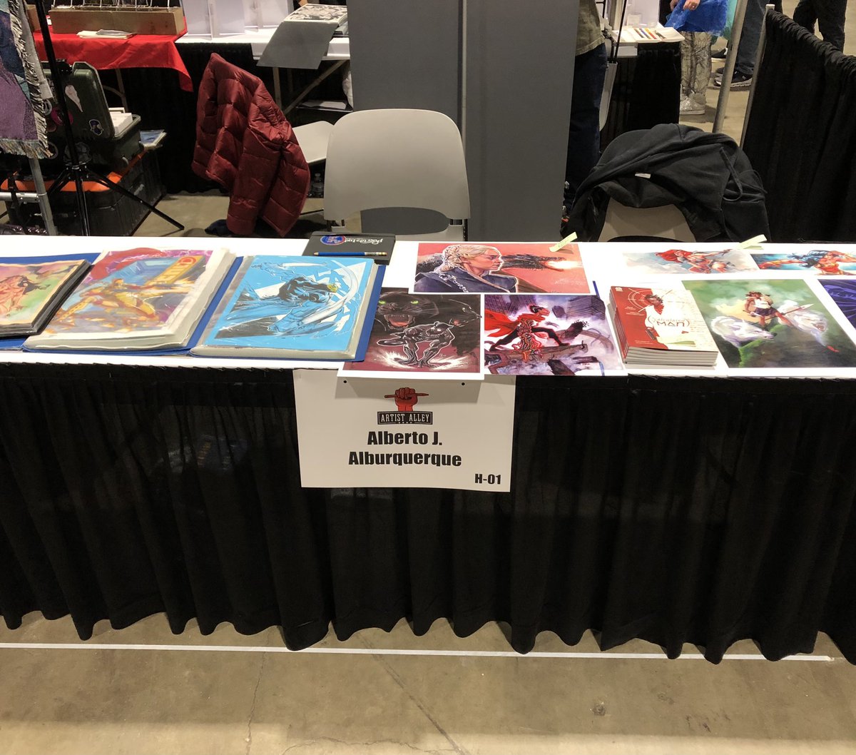 Finally set up for @c2e2 I promise I’m there!