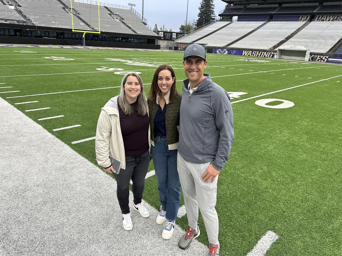 Just wrapped up a fantastic spring football swing through the Pacific Northwest with our @NBCSports team! Huge thanks to @oregonfootball and @UW_Football for the hospitality 🏈