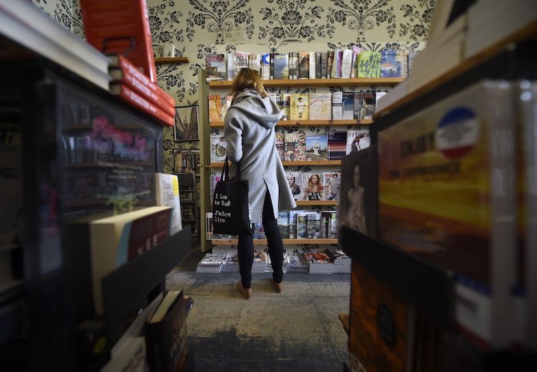 An ode to independent Canadian bookstores. 📚 Forget Amazon. Go wander the aisles and browse the offerings at your favourite independent bookstore, by ⁦@marshalederman⁩ via ⁦@globebooks⁩ theglobeandmail.com/opinion/articl…