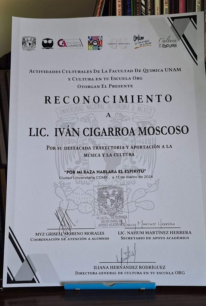 Entre tanta actividad no había podido mostrar el reconocimiento que me hicieron por mi trabajo como PR de la música. Muchas gracias a <a href="/CulturaentuEsc/">Cultura en tu Escuela</a>, a #IlianaRodríguez y mi querida #FlorRomero por la invitación. Me siento afortunado de todo este camino recorrido.