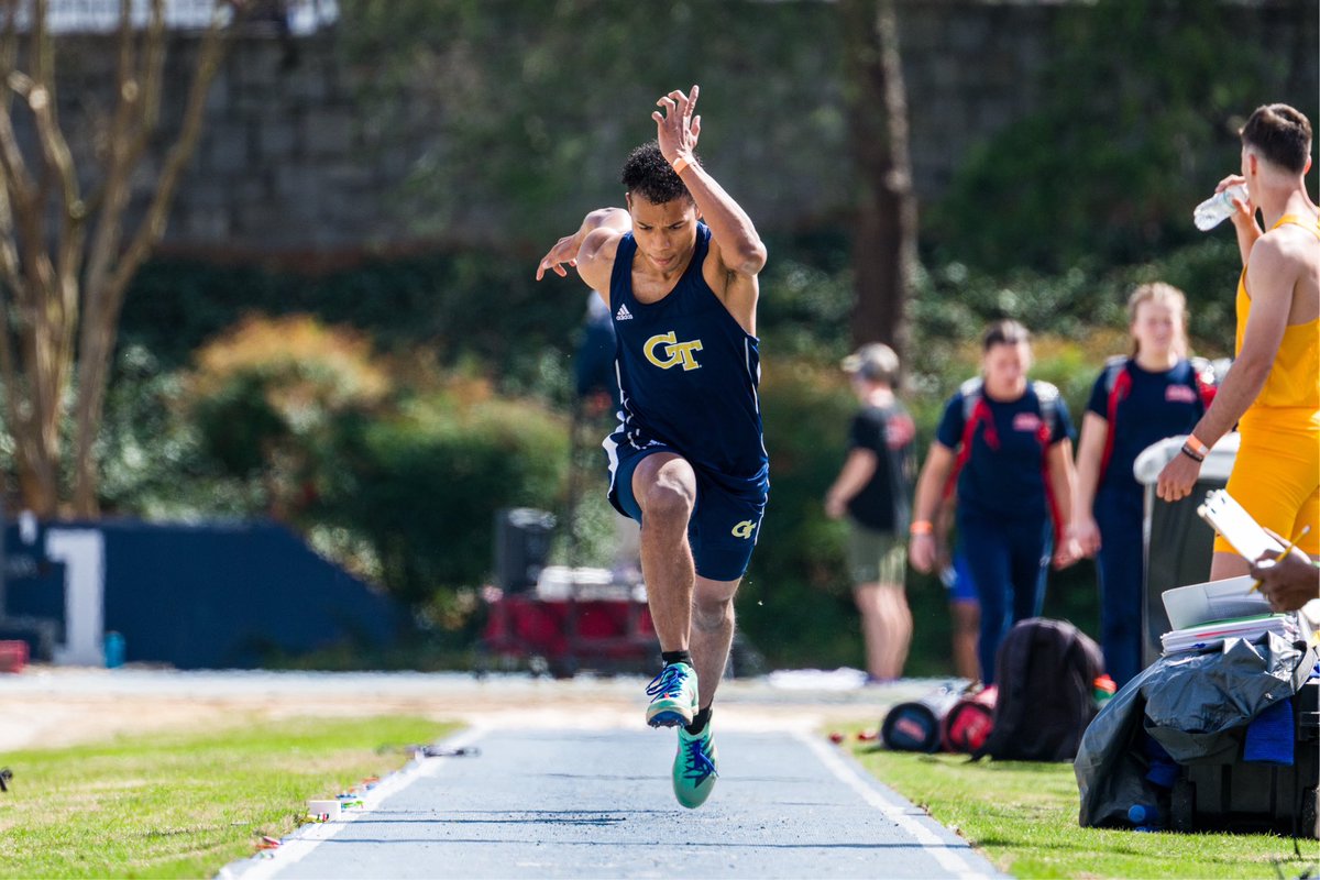 We return to the track tomorrow at the Penn and LSU Relays⏰💨❕ #StingEm🐝