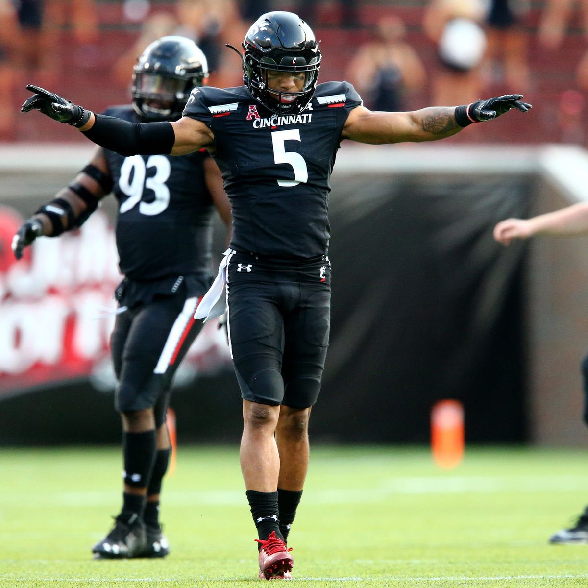 Blessed to receive my 5th offer and 1st p5 ❤️🖤

 @GoBEARCATS @TysonVeidt