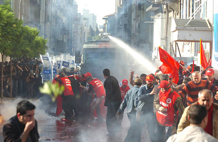 Başbakan Erdoğan: 'Ayakların başı yönettiği yerde kıyamet kopar'.. 1 Mayıs 2008, Taksim..