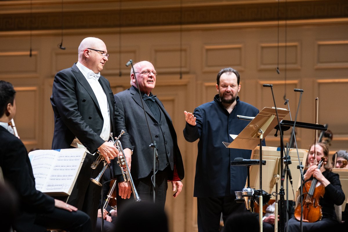 Last night, our very own principal trumpet Thomas Rolfs gave a heartfelt performance of a concerto about love and loss that was commissioned for him by Detlev Glanert in 2019. Don't miss his other performances today and tomorrow (4/26 & 4/27). 📸: Robert Torres