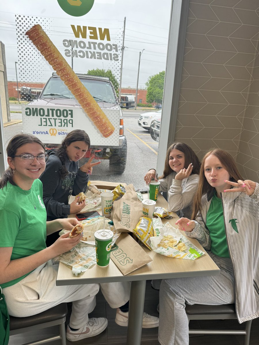 💚⚽️🤍 Thank you to the Fitzpatrick family for sponsoring today’s meal! We are now fueled to take on Savannah at 4:00PM! @WeAreBlairOaks