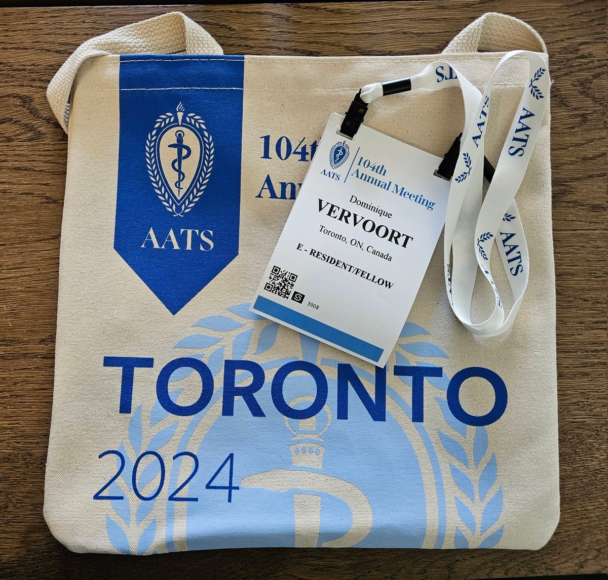 Let's get this #AATS2024 party started! Exciting to see the #CTSurgery world come to our very own Toronto 🇨🇦 for 4 days filled with the latest and greatest of 🫀🫁 surgery! @AATSHQ @UofTCVsurgery