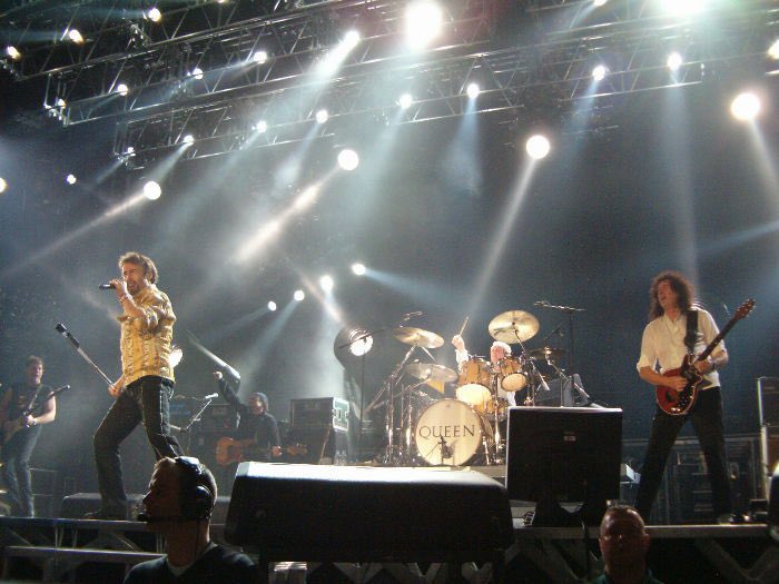 #OTD on 26/04/2005. #Queen + #PaulRodgers played at the Ahoy Hall in Rotterdam, The Netherlands, during the #ReturnOfTheChampionsTour.