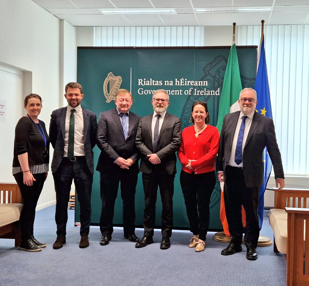 Delighted to host our colleagues from 🇱🇺 & 🇳🇱 in 🇧🇪 this afternoon for a catch-up on all things #Benelux regional cooperation. #Working4Irl #TeamIreland 🇮🇪
