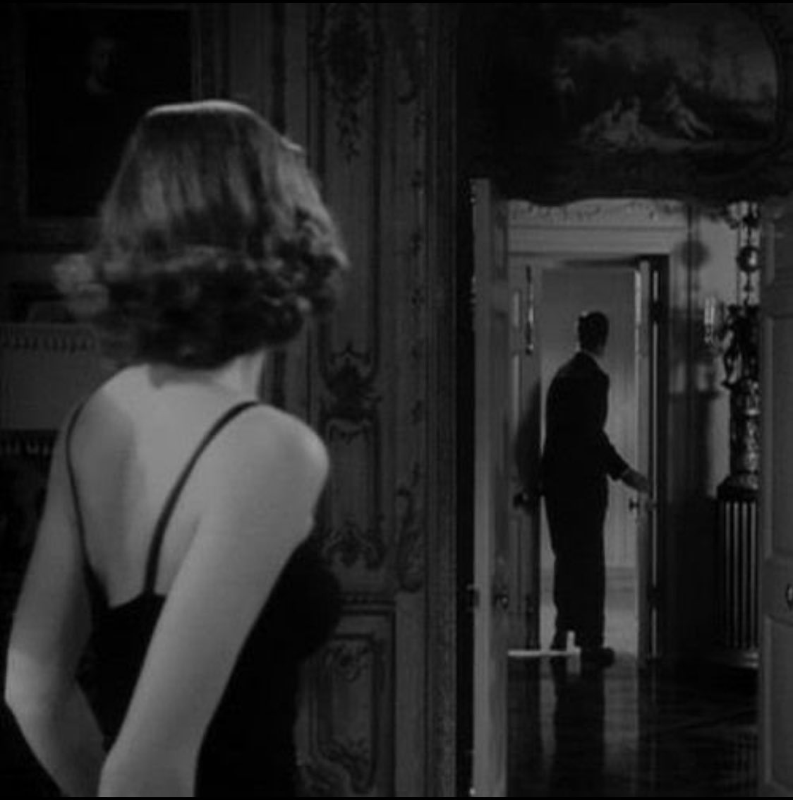 عشان  تشوف  قيمة غيبتي  وتقدرّ حضوري
تركتك  والليال  السود تكفيِ  يـ أبيض الغُرّه

بدّا دور  الليالي  وإلا أنا   معك  انتهى دوري
ومعك  معاد  تنفع شرهتي  وحكاي بـ المرّه

فمَان اللي زرع حُبك بقلبي واصدّق شعوري
وأنا شخص  ليّا ترجم  شعوره ينكشف سرّه

      - مسسساء الخير 🩵📍