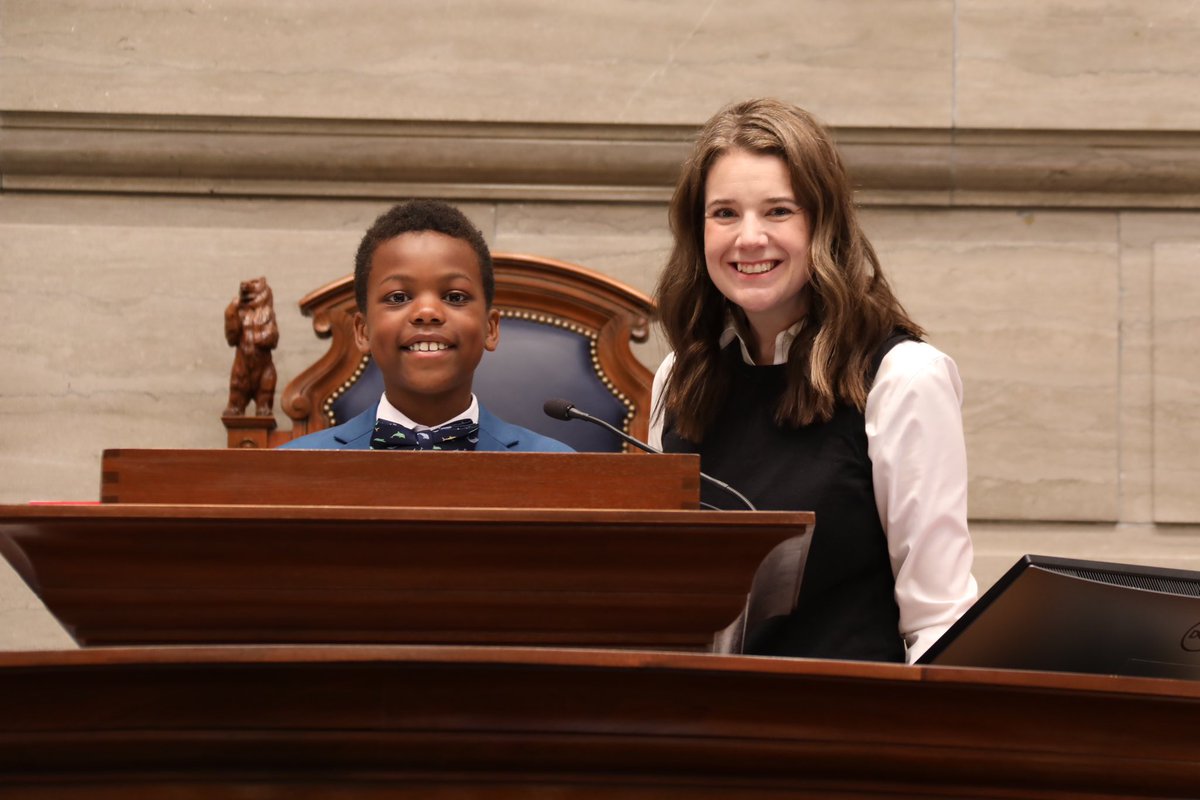 I was happy to bring Malachi Smith to the Dias on the Senate floor and make him a Page for the Day. Thank you to Rep. @renee_reuter for bringing Malachi to the Senate #MoLeg