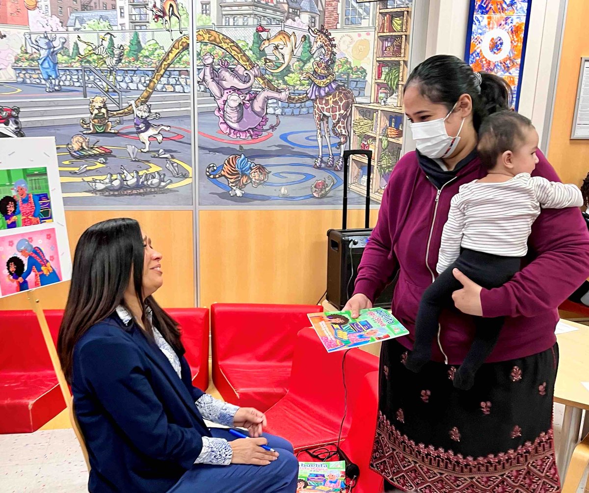 NYC Health + Hospitals/Queens and its Department of Pediatrics were delighted to welcome local author Carmen Noboa-Espinal for a special event focused on promoting children’s literacy through family reading: on.nyc.gov/4bdZzdy.