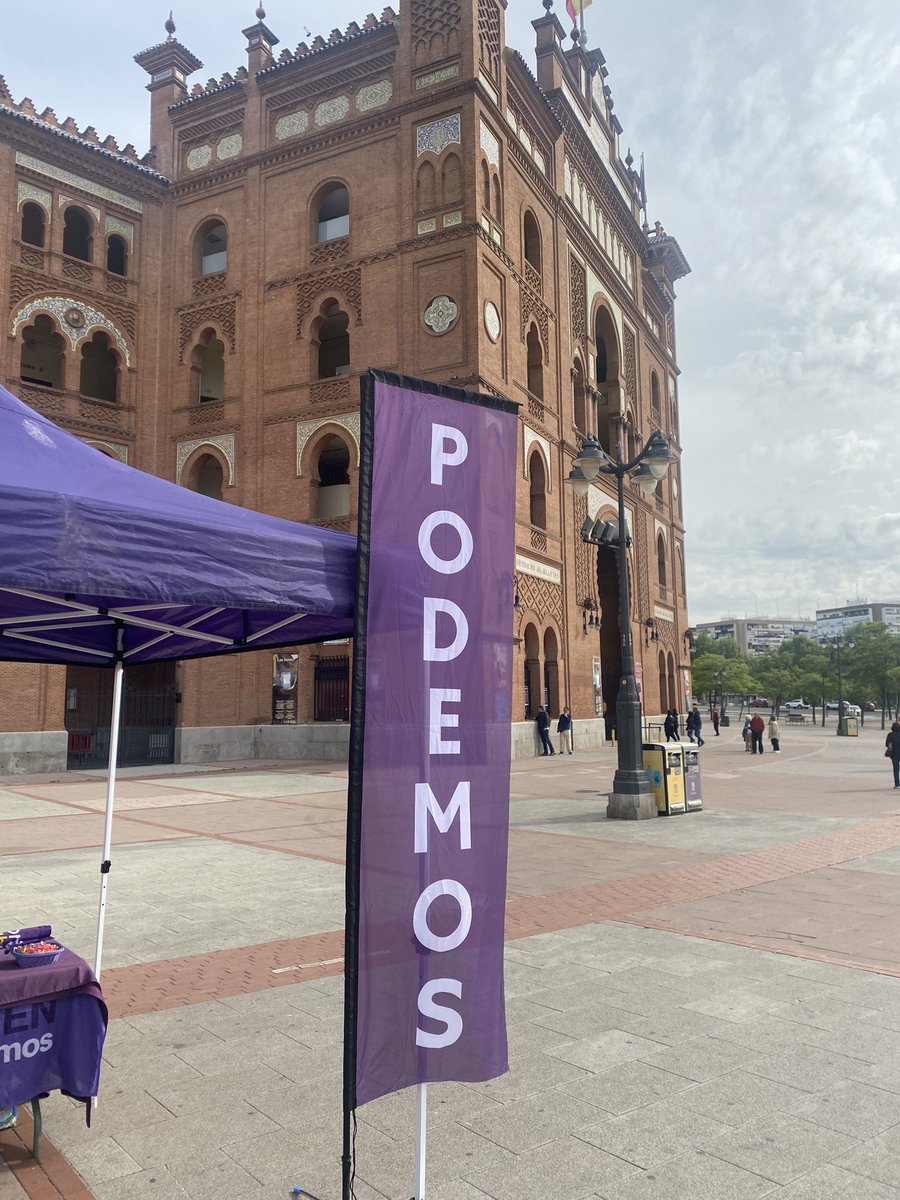 Mis amores… me encuentro muy resfriada y entraré poquito x aquí pero no sin antes dejaros fotos d esta mañana apoyando a la plataforma #NoEsMiCultura ✊💜 gracias María @MariaMarinMart y gracias Juan @juralde me ha hecho muchísima ilusión veros!!!! Os adorooo!!! 🥰🥰🥰💜💜💜💜