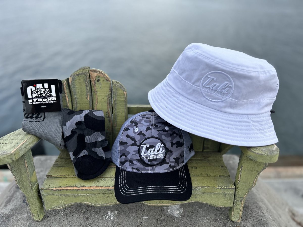 When you visit the Cali Strong flagship store on the downtown San Diego waterfront @seaport_village you always get that feeling, “don’t worry, about a thing, cause every little thing is gonna be alright”. Time to improve your camo game with the 3-way bucket hat along with free